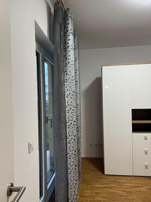 Three Bedroom Apartment In City Centre With A Grand Garden Frankfurt am Main Exteriör bild